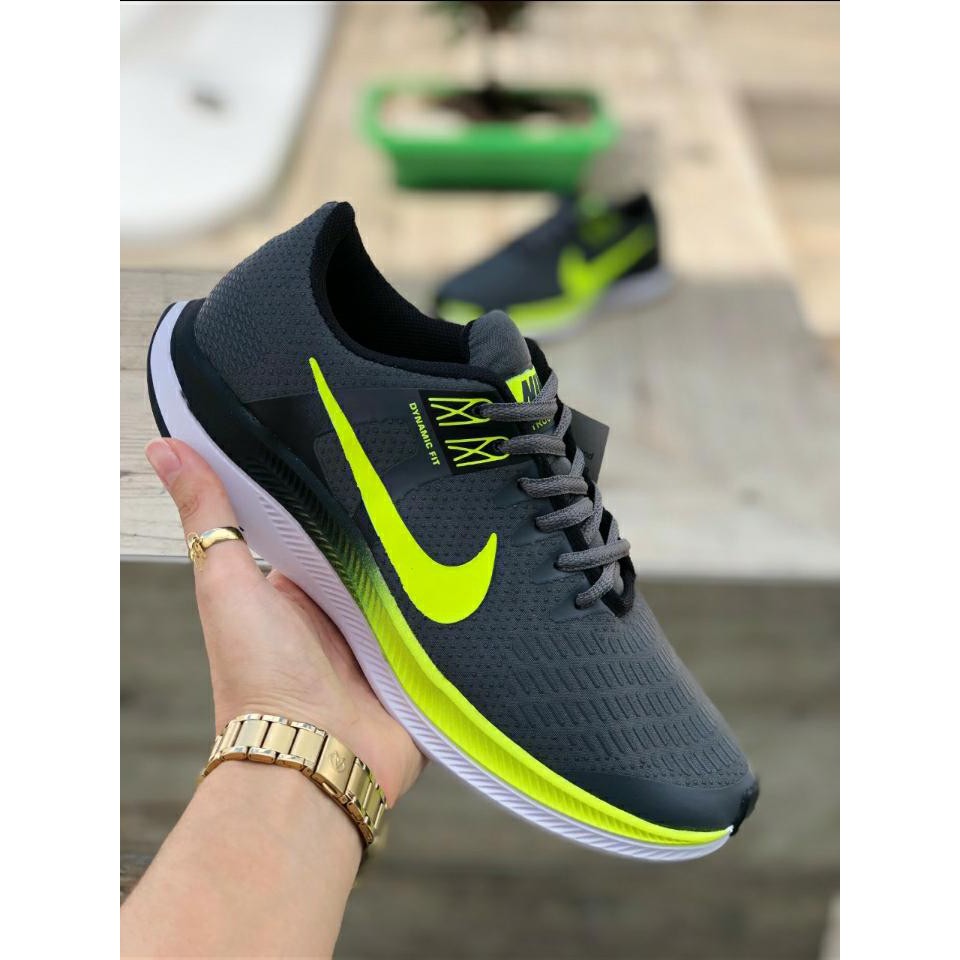 nike zoom dynamic