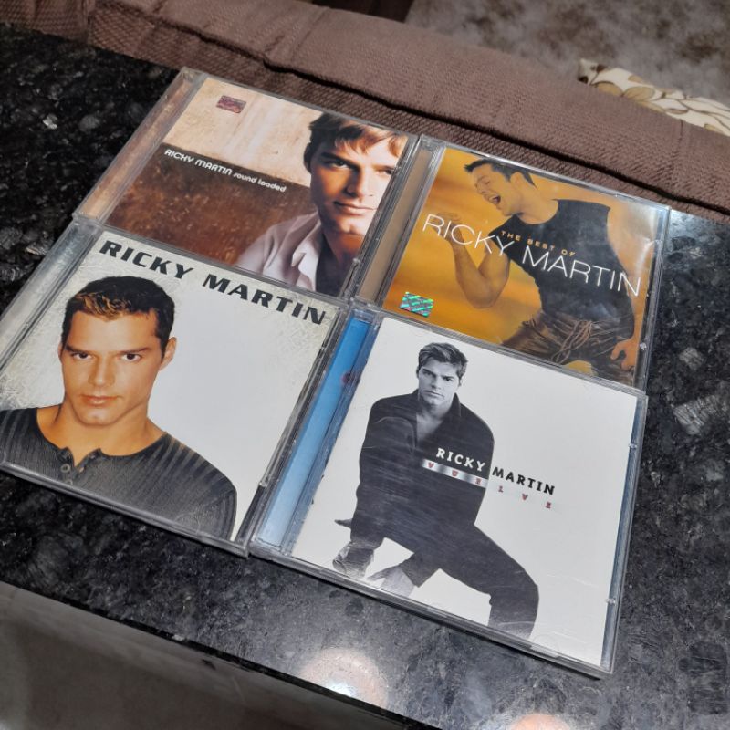 4 CDs Ricky Martin não lacrados em perfeito estado de conservação cd e encarte todos testados/CD The best of/vuelve/sound loaded/livin la vida louca