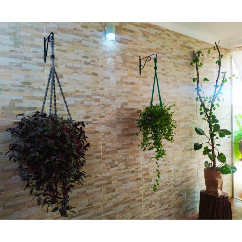 Suporte mão francesa para pendurar plantas e flores na parede na cor preta  tamanho 30x20 PROMOÇÃO | Shopee Brasil