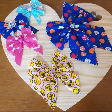 Kit com 10 Bandanas estilo Gargantilhas Pet, Laço de Pescoço, Laçarote Pet Acessório  Banho e Tosa