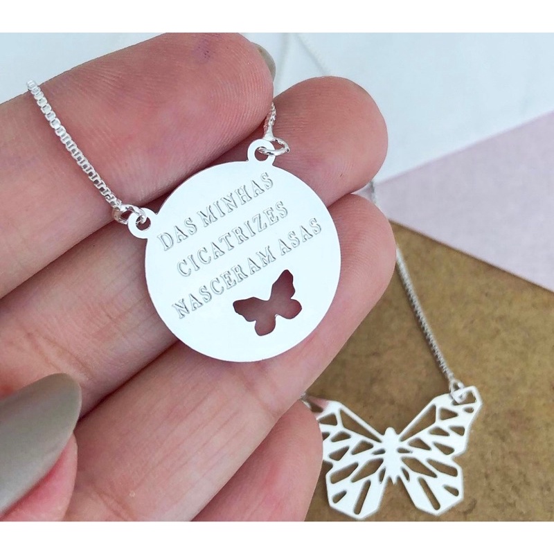 Escapulário corrente "das minhas cicatrizes nasceram asas" e borboleta