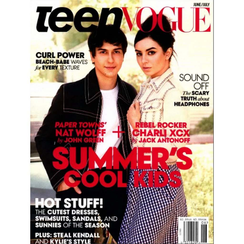 REVISTA TEEN VOGUE, DE JULHO/2015, COM NAT WOLFF & CHARLI XCX NA CAPA.