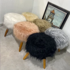 Puff Puf Banqueta Para Maquiagem Madri Pelúcia Várias Cores Para Decoração De Sala E Quarto