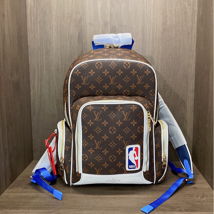 LV NBA handbags em 2023  Mochila louis vuitton, Bolsas, Couro