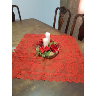 Toalha de cha de renda VERMELHA .