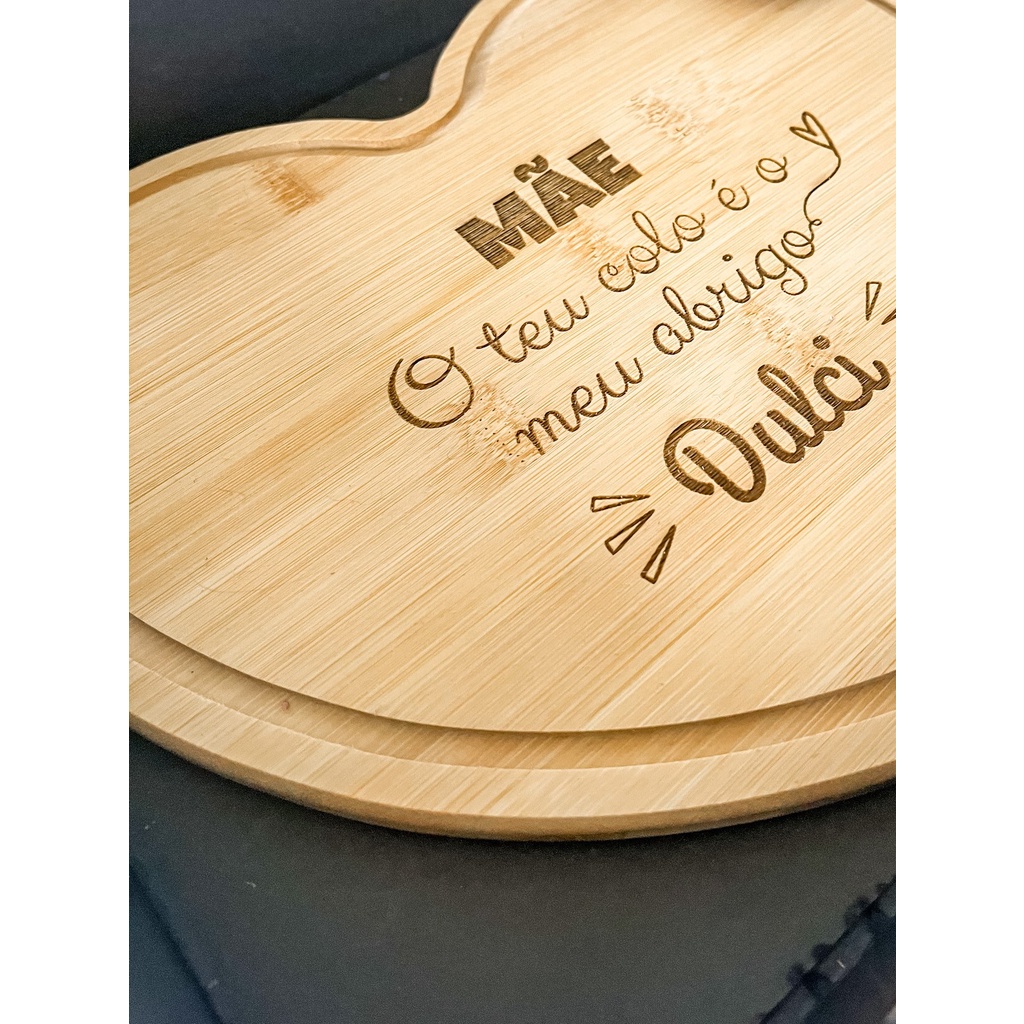 Tábua de Corte em Bambu de Coração Personalizada Presente para o Dia das Mães