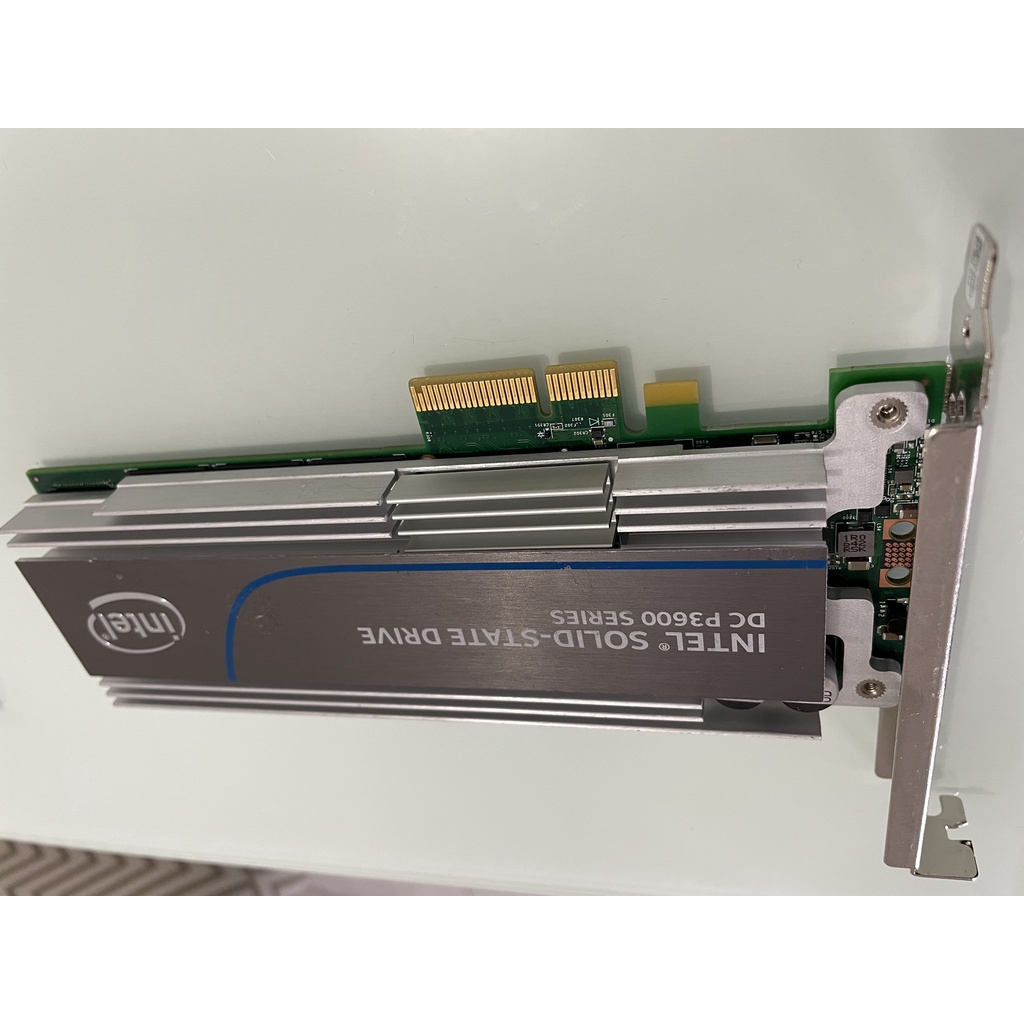 Ssd Dc P3600 Series Intel 1.6 Tb Pci Express 96% Saude