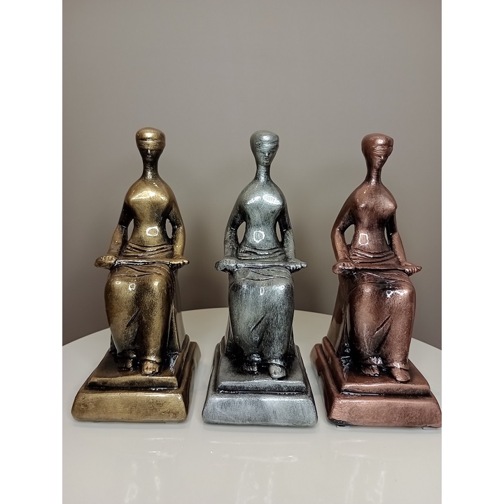 Estátua escultura enfeite da justiça de advogado