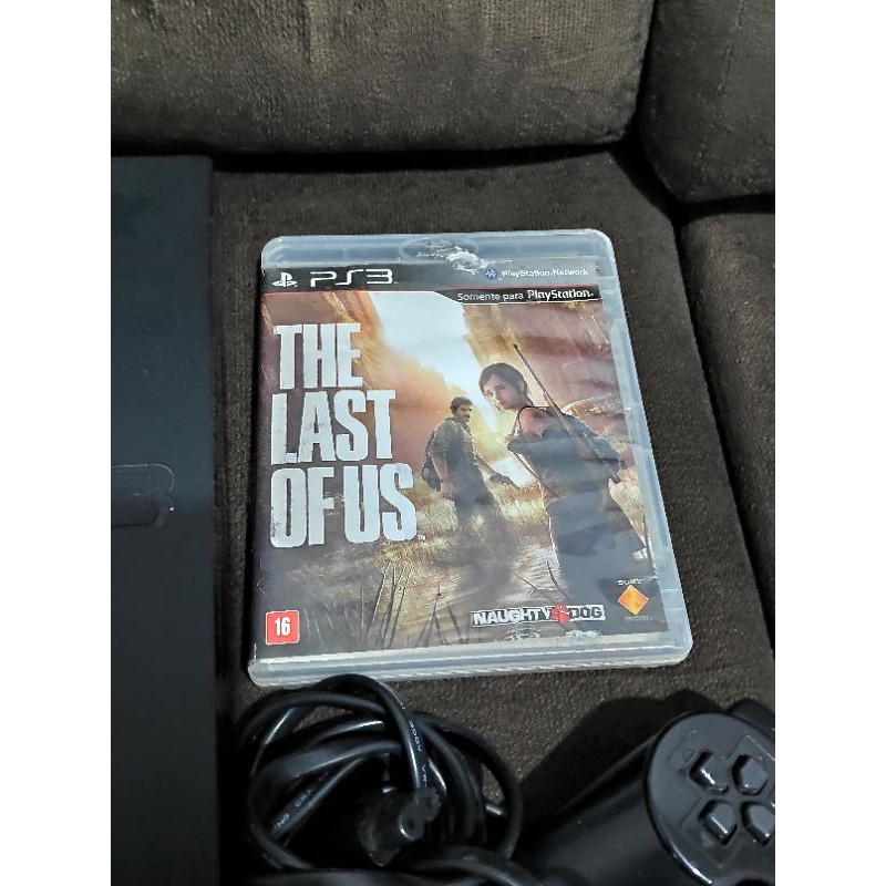 Playstation 3 500gb + 2 controles e 1 jogo Estado de Novo