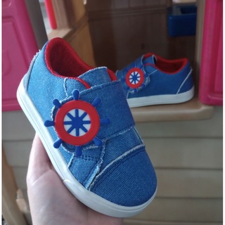 tênis infantil de velcro confortável e leve em Oferta na Shopee