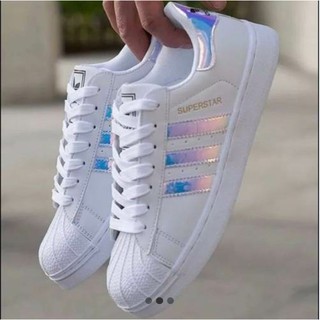tênis da adidas holográfico