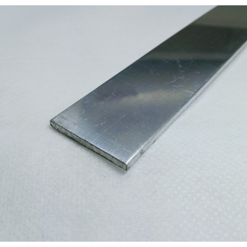 Barra Chata Alumínio 1.1/4 X 1/8 (31,75mm X 3,17mm) com 65cm em Oferta na Shopee