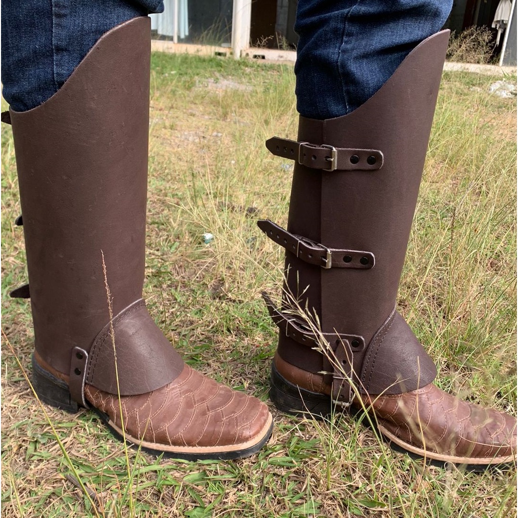 Perneira Caneleira de Couro