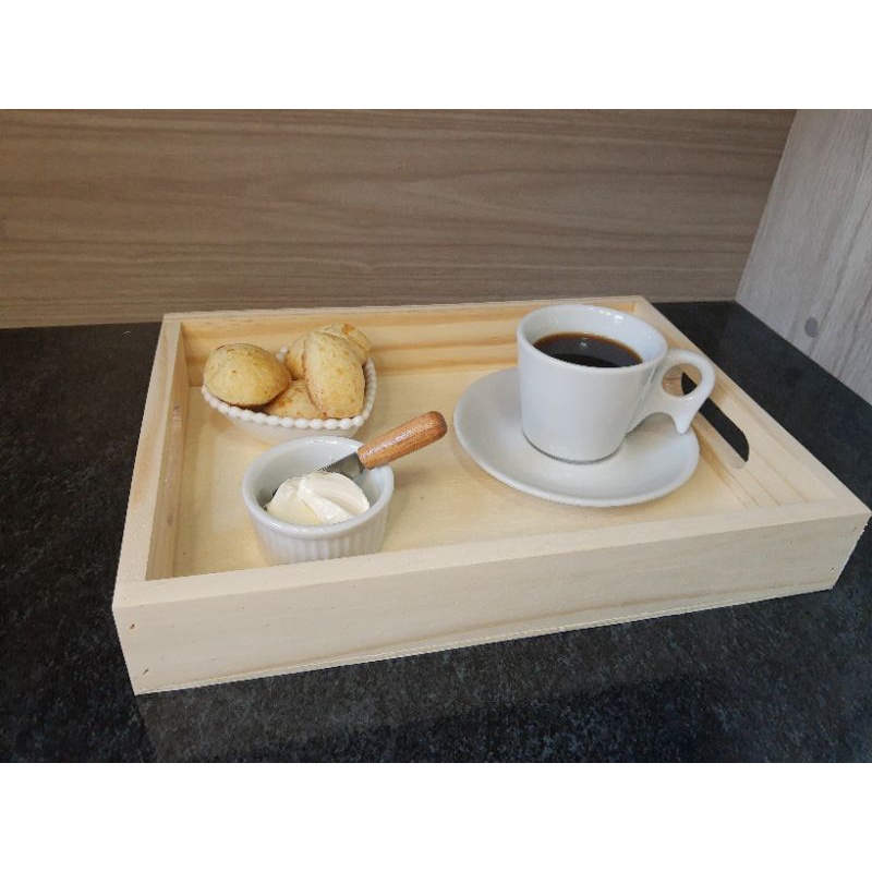 Bandeja de madeira pinus para servir café da manhã e frios em Oferta na Shopee