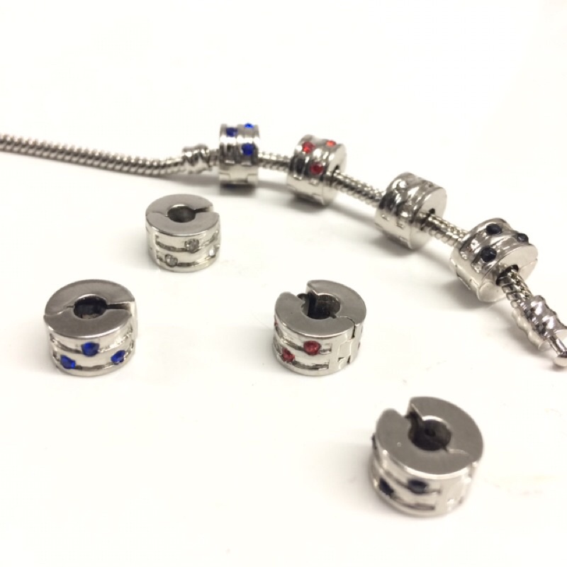 Trava Click strass luxo/ para pulseira de berloque/ brilho/ pedrinhas em Oferta na Shopee