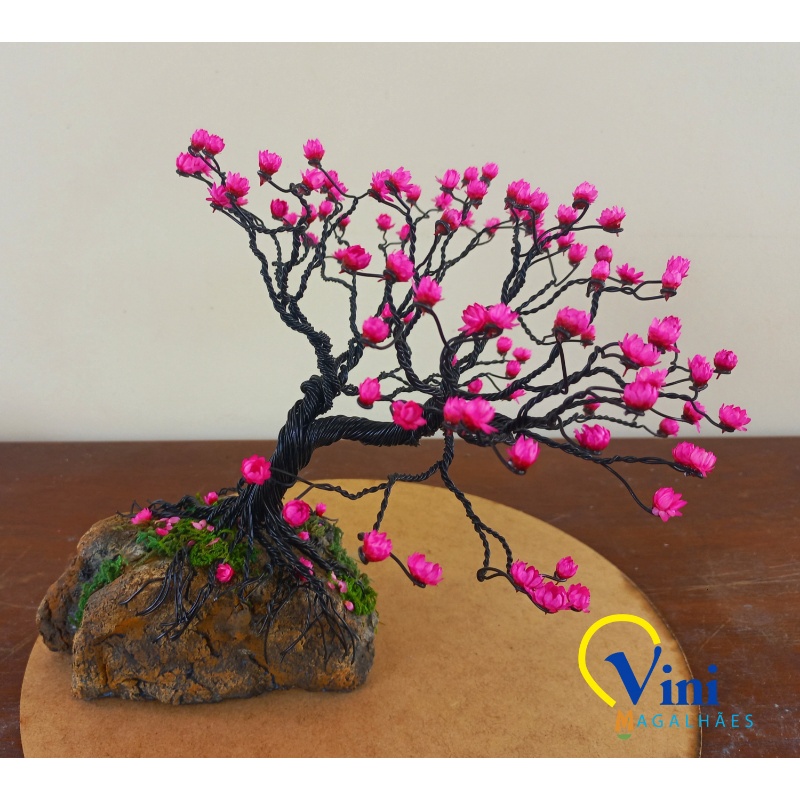 Bonsai de arame com flores rosa e pedra artificial | Shopee Brasil