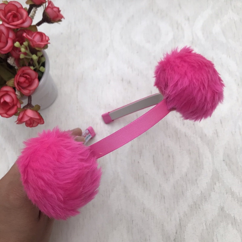 tiara pompom pompons pelúcia Maria Clara, carinha de anjo