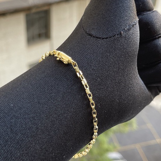 Pulseira Masculina De Ouro Carrier Quadrada 2,8mm Banhado a Ouro 24K Cartier