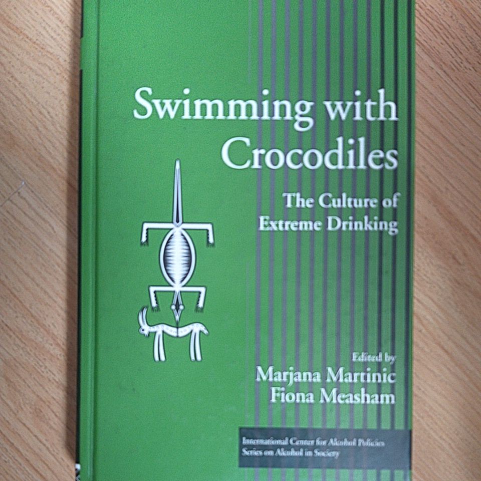 Livro Importado: Swimming with Crocodiles