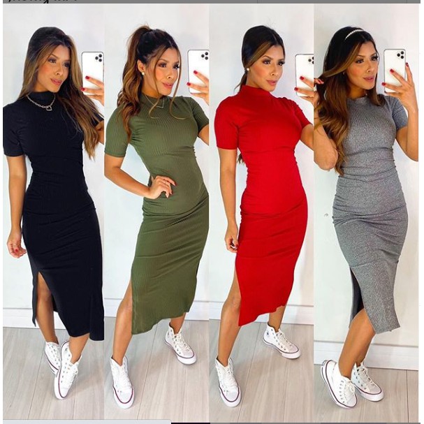 vestido canelado midi com fenda
