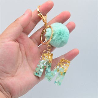 Chaveiros Fofos Bola De Pele Pompom Verde 26 Iniciais Resina Chaveiro De Mão Encantos Para Mulheres Ornamentos Acessórios Presente