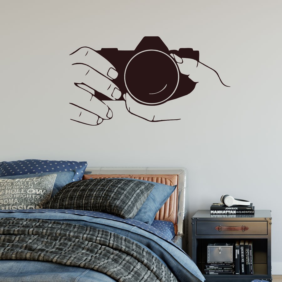 Adesivo Decorativo De Parede Mãos Segurando Câmera Fotográfica em Oferta na Shopee