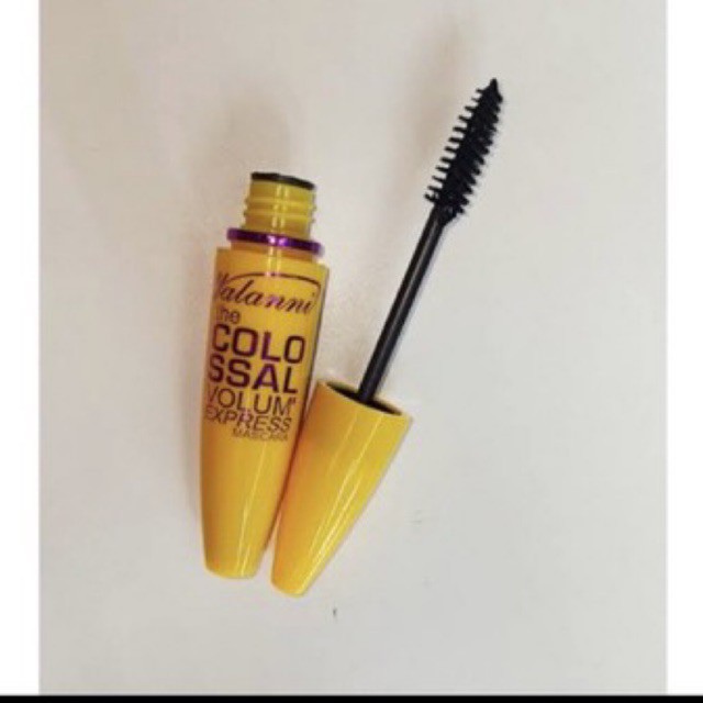 rímel colossal yalanni