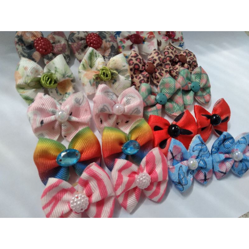 50 Lacinhos Pet Luxo M 4x3,5cm fêmea Banho E Tosa Pet Shop