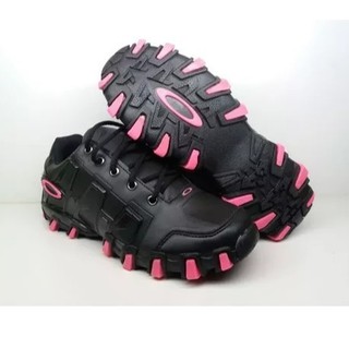 botinha da oakley feminina preta