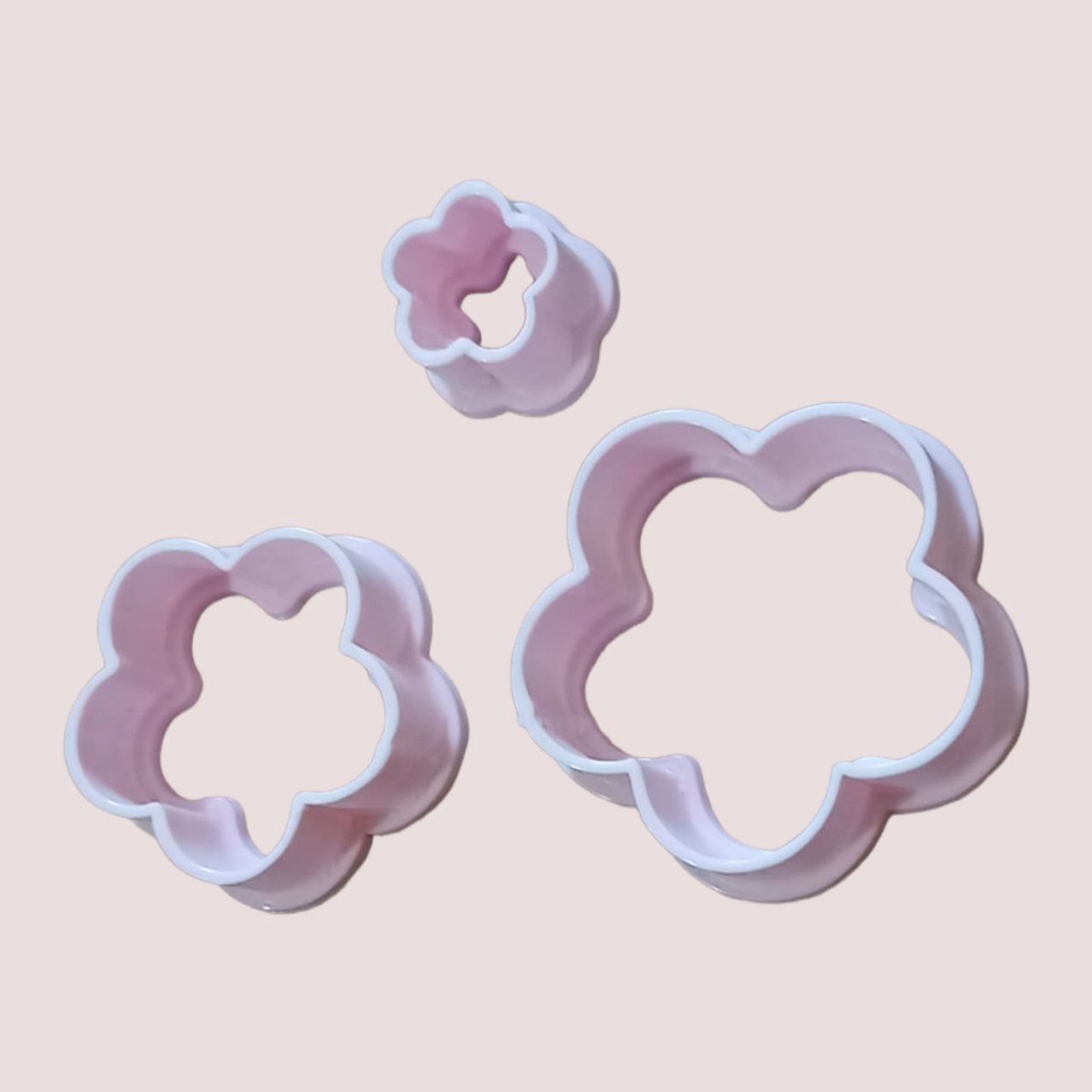 Cortador Florzinha 5 Petalas (1,5cm 2,3cm 3cm) Para Pasta Americana E Pasta Leite Em Po Ou Ninho