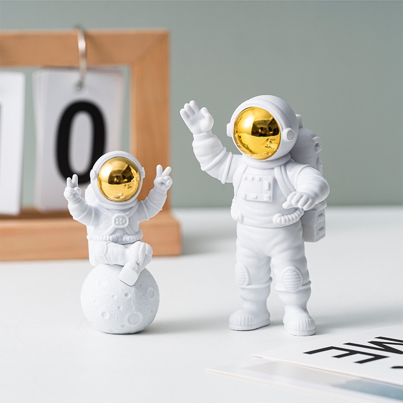 Tiktok 3Pc Astronauta Decoração Figuras De Ação E Casa Lua Resina Sala De  Escritório De Mesa Presente Para Garoto | Shopee Brasil
