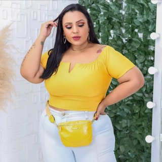 Blusa cropped Plus Size Detalhe em V manga curta Bloguerinha Feminina Gringa Moda Feminina Lançamento 2022