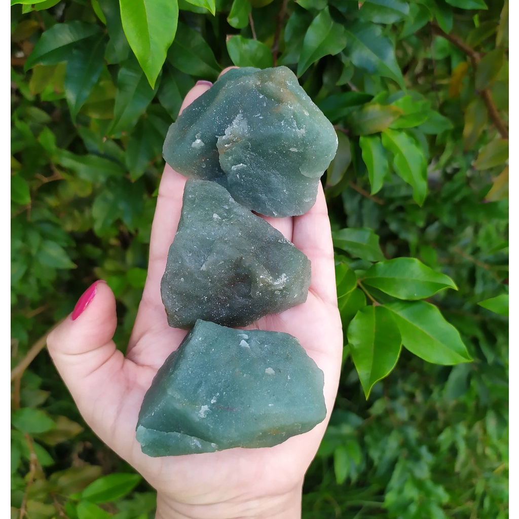 Pedra Bruta Quartzo Verde Grande – Saúde E Cura Cristal