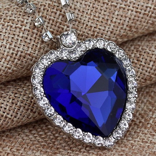 Colar com Pingente Azul Coração do