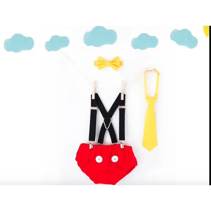 Conjunto 3 peças Mickey Smash the Cake, Tapa Fralda, Suspensório e Gravata Borboleta ou Tradicional, Fantasia Mickey