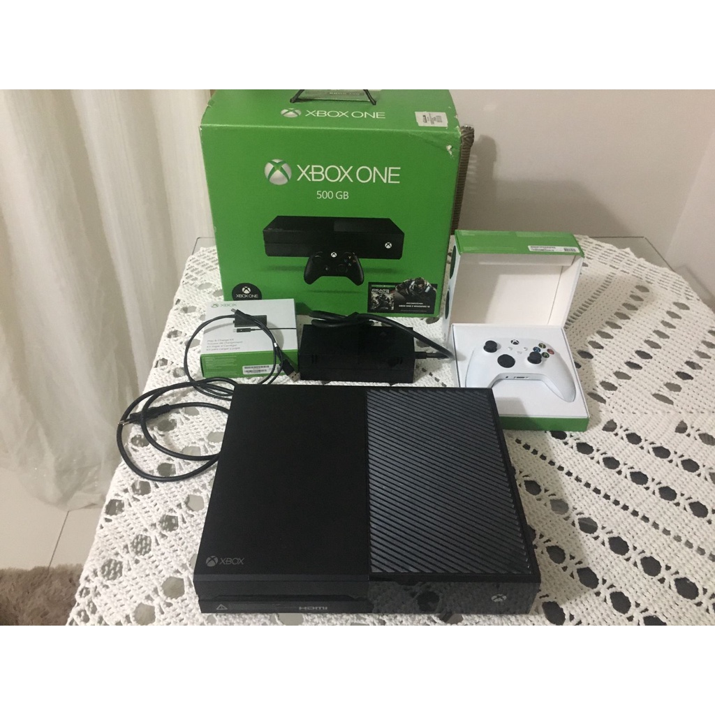 Xbox One Fat 500GB + Controle do xbox Series + Bateria Original Xbox