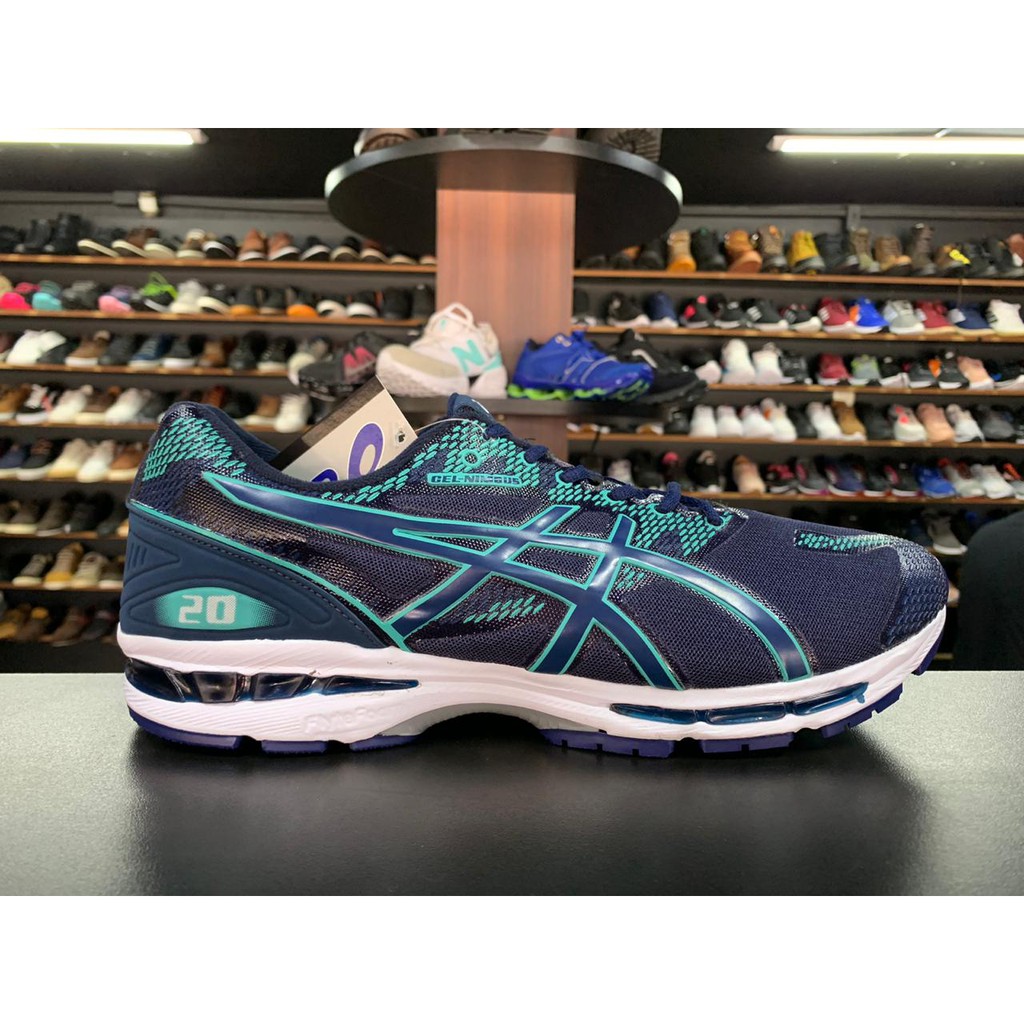 asics tamanho 47