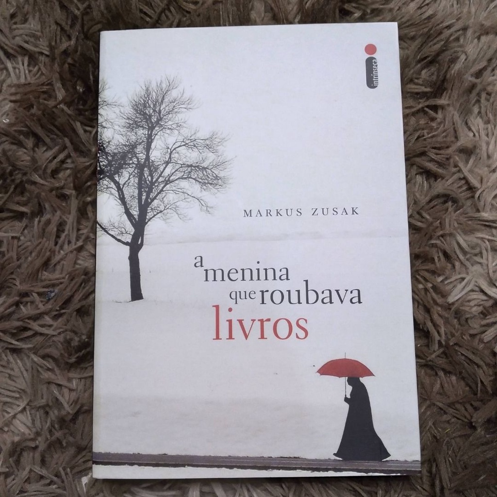 Livro A Menina que Roubava Livros | Shopee Brasil