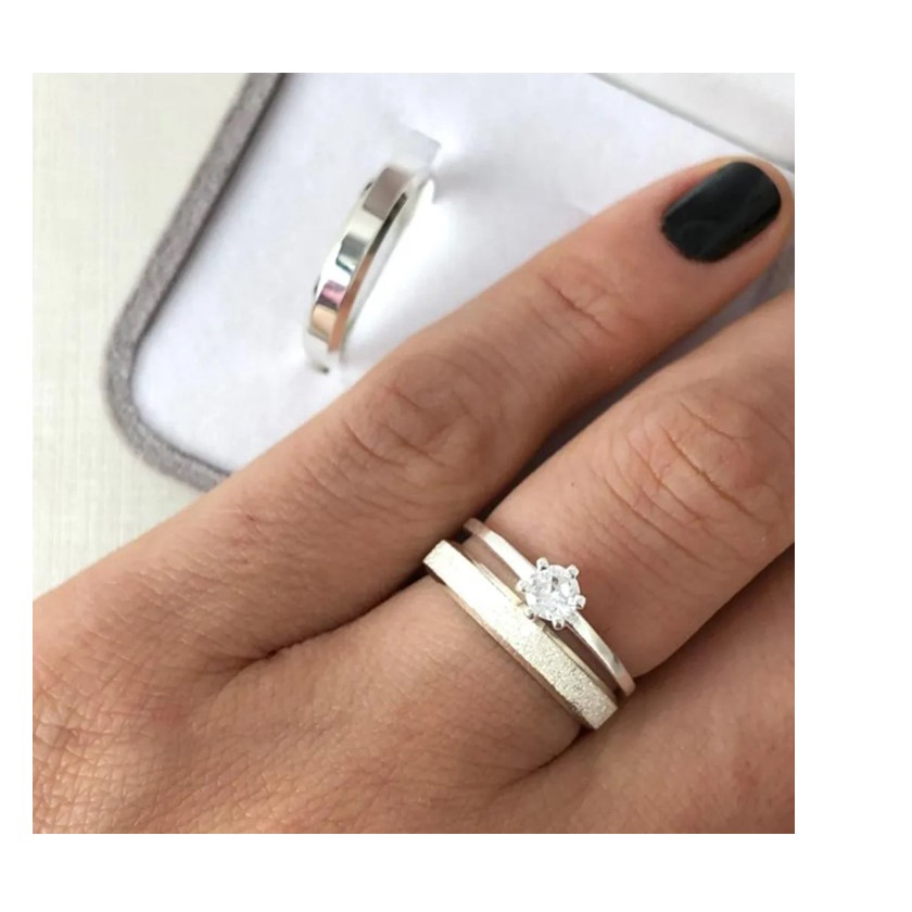 Par Alianças Namoro  compromisso 4mm Banho Prata 975 Brilhante diamantada e lisa + Solitário COD-04