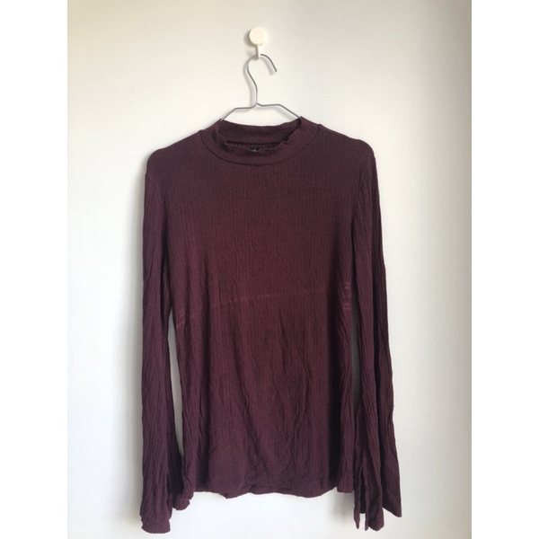 blusa na cor marsala