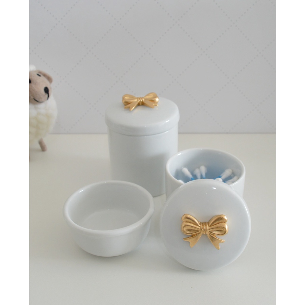Kit Higiene Bebê K015 Dourado Provençal Coroa Ovelha Passarinho Flor Molhadeira Cotonete Algodão Pote Porcelana Bandeja