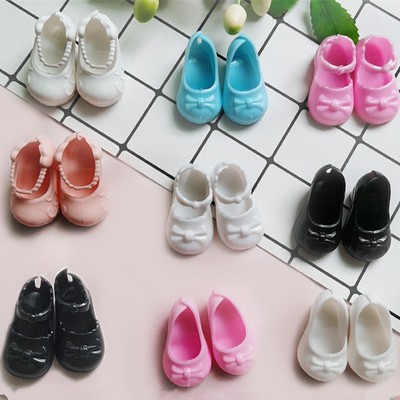 Novos Sapatos Para 1 / 6 Bjd 28 Centímetros Bonecas Variedade De Cores Salto Alto Plana Sapatos De Princesa Material De Pvc Acessórios Da Boneca 3 Pares