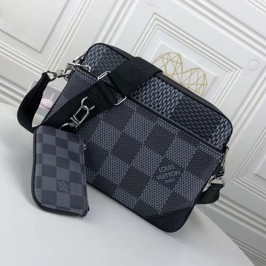Louis Vuitton Neverfull Azur MURAKAMI Limited Edition GM, Luxury, Bags &  Wallets on Carousell