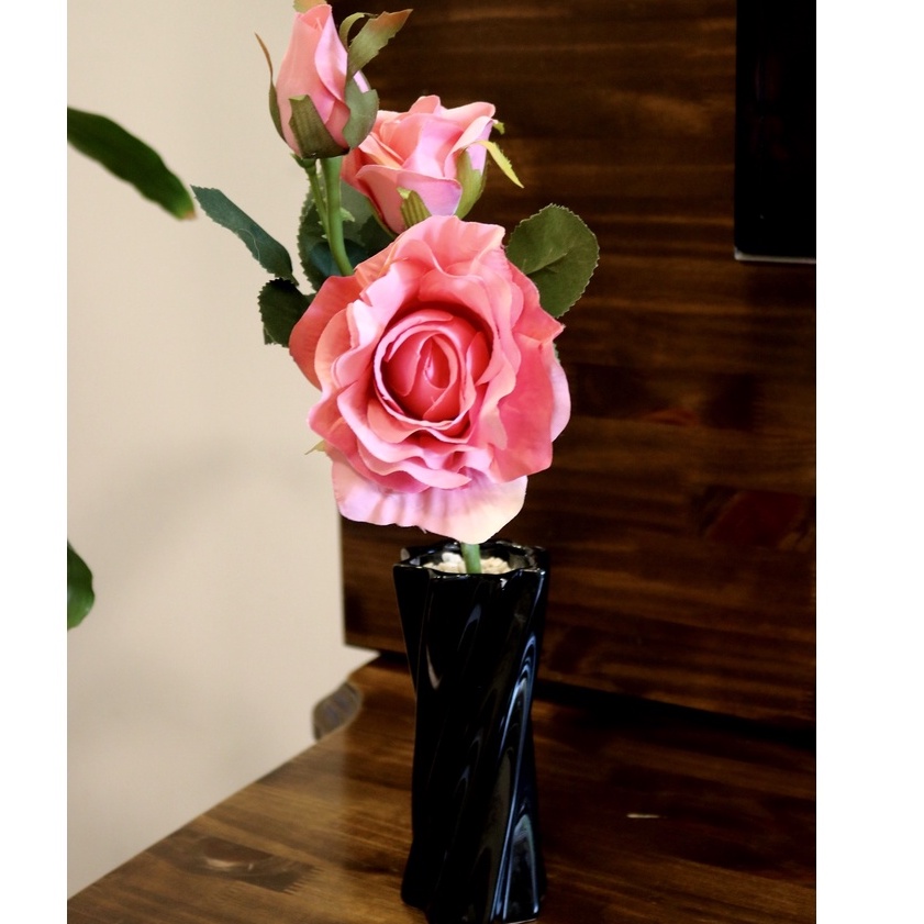 Galho de Rosa Colombiana Artificial com 3 Botões - Somente a Flor | Shopee  Brasil