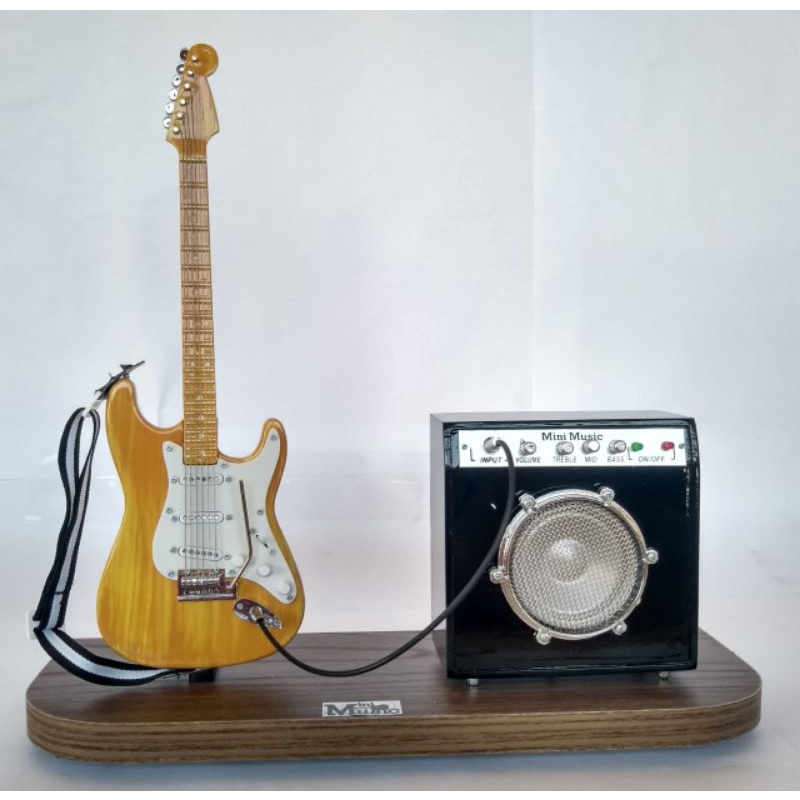 Palco com Miniatura de Guitarra Strato Caster+ Amplificador Pq.