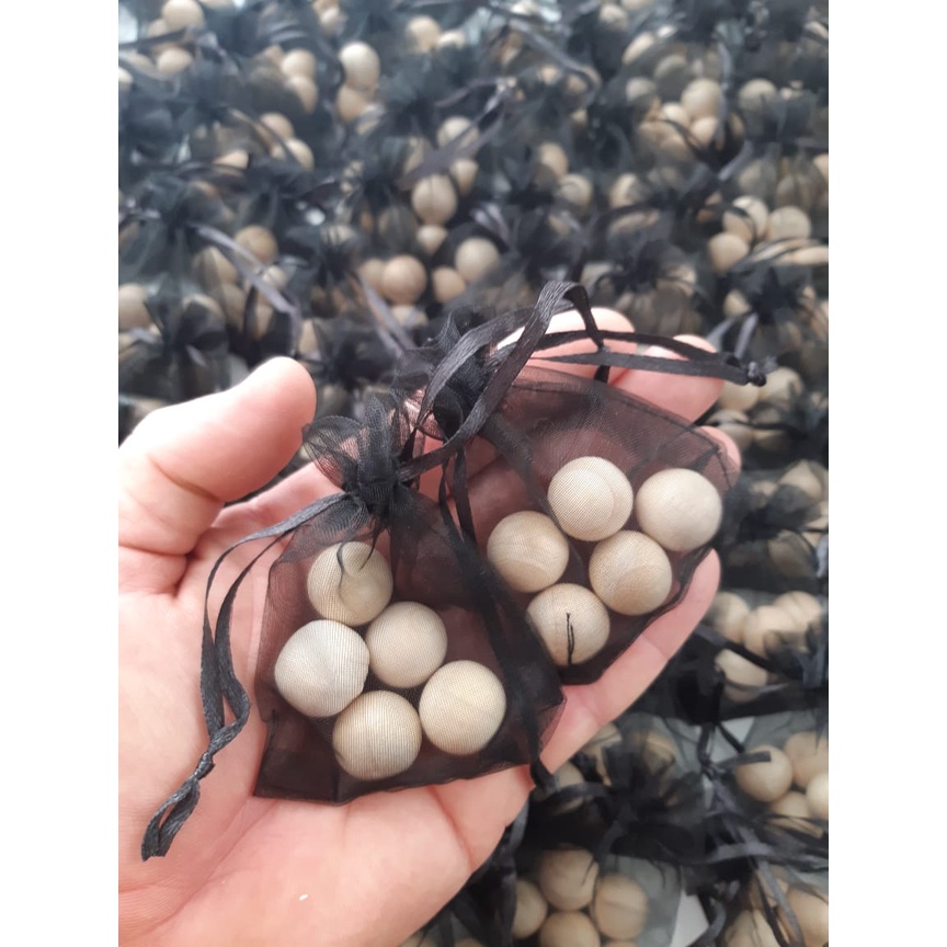 50 unidades Bola De Cedro Anti Mofo Traça Bolor + Organza Preta ...
