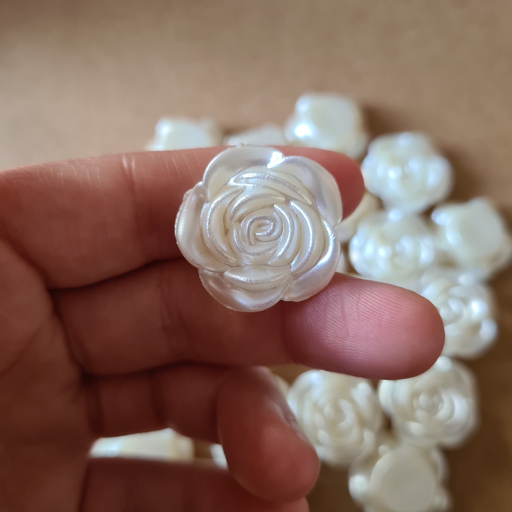 Flor Perolada de 24mm com Furo Passante 10 unidades