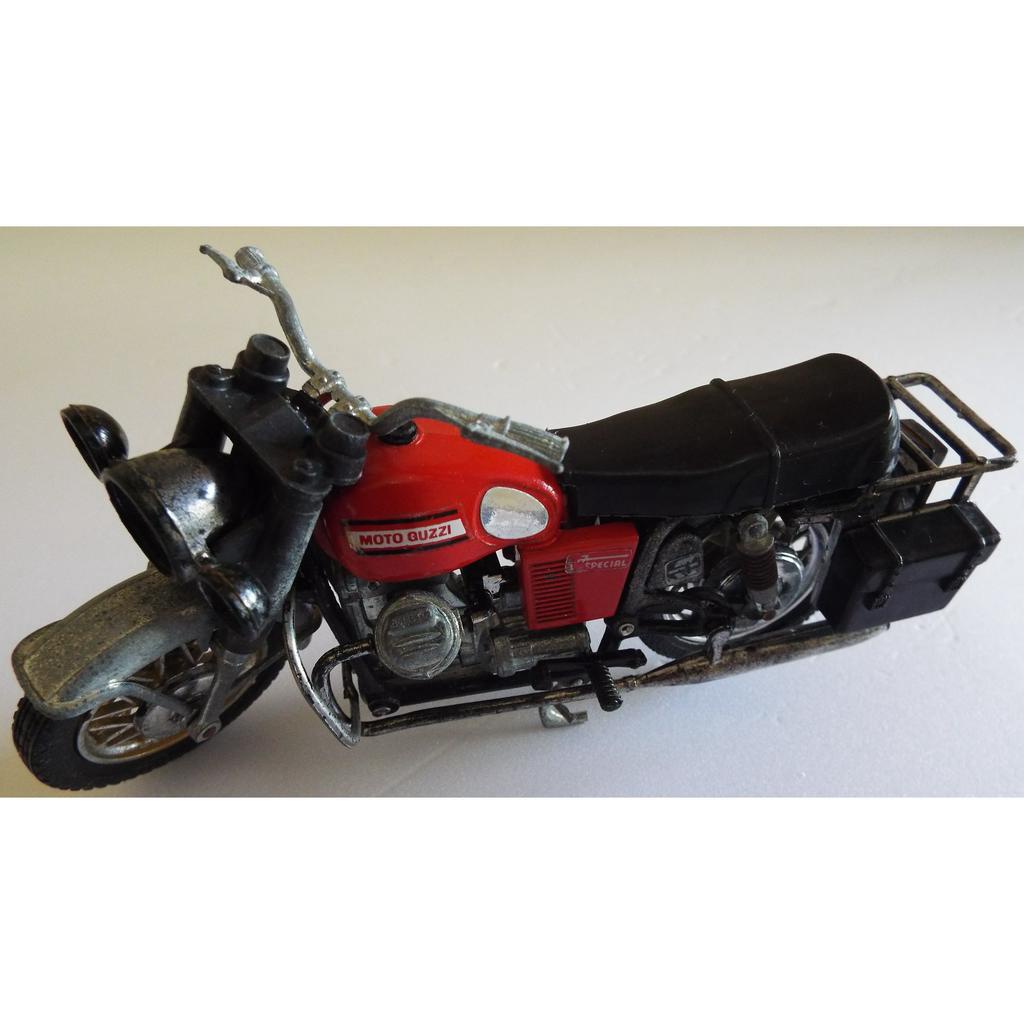 Moto GUZZI SPECIAL 1973 - Polistil Escala 1:15  Rarridade