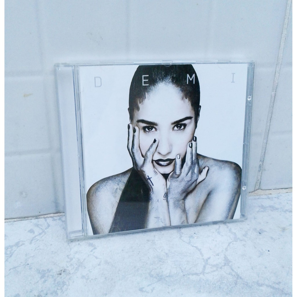 2 CDs Demi Lovato  Demi Unbroken