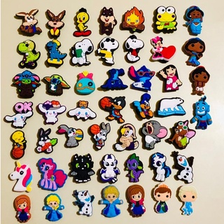 Pin Jibbitz de Crocs Banguela Furia da Luz Snoopy Stitch Aladim